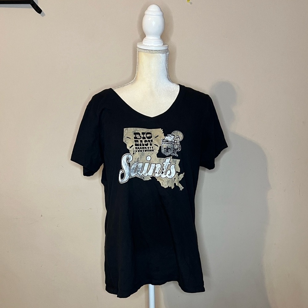 ⭐️ 3 For $15 NFL Pro Line Saints Tee - Picture 2 of 5